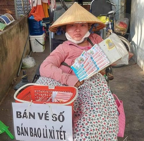 Chuyện diễn viên Việt Trinh và người phụ nữ khuyết tật - Ảnh 2.