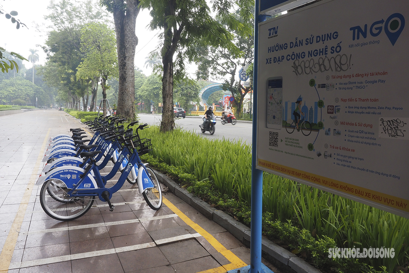 Xe đạp công cộng chính thức xuất hiện, người dân Thủ đô phấn khởi trải nghiệm - Ảnh 3.