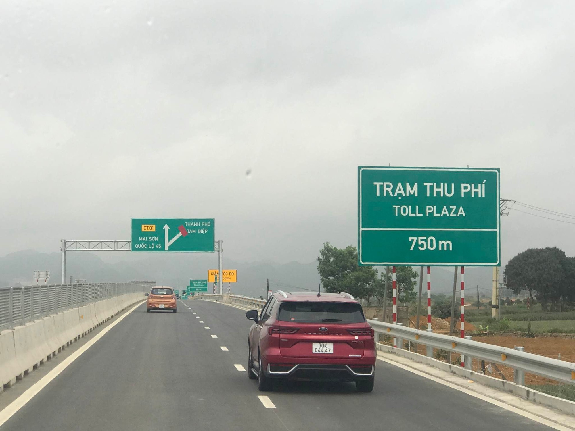 Cao tốc không có làn dừng khẩn cấp, Ninh Bình đề xuất mở rộng lên 6 làn xe - Ảnh 1.