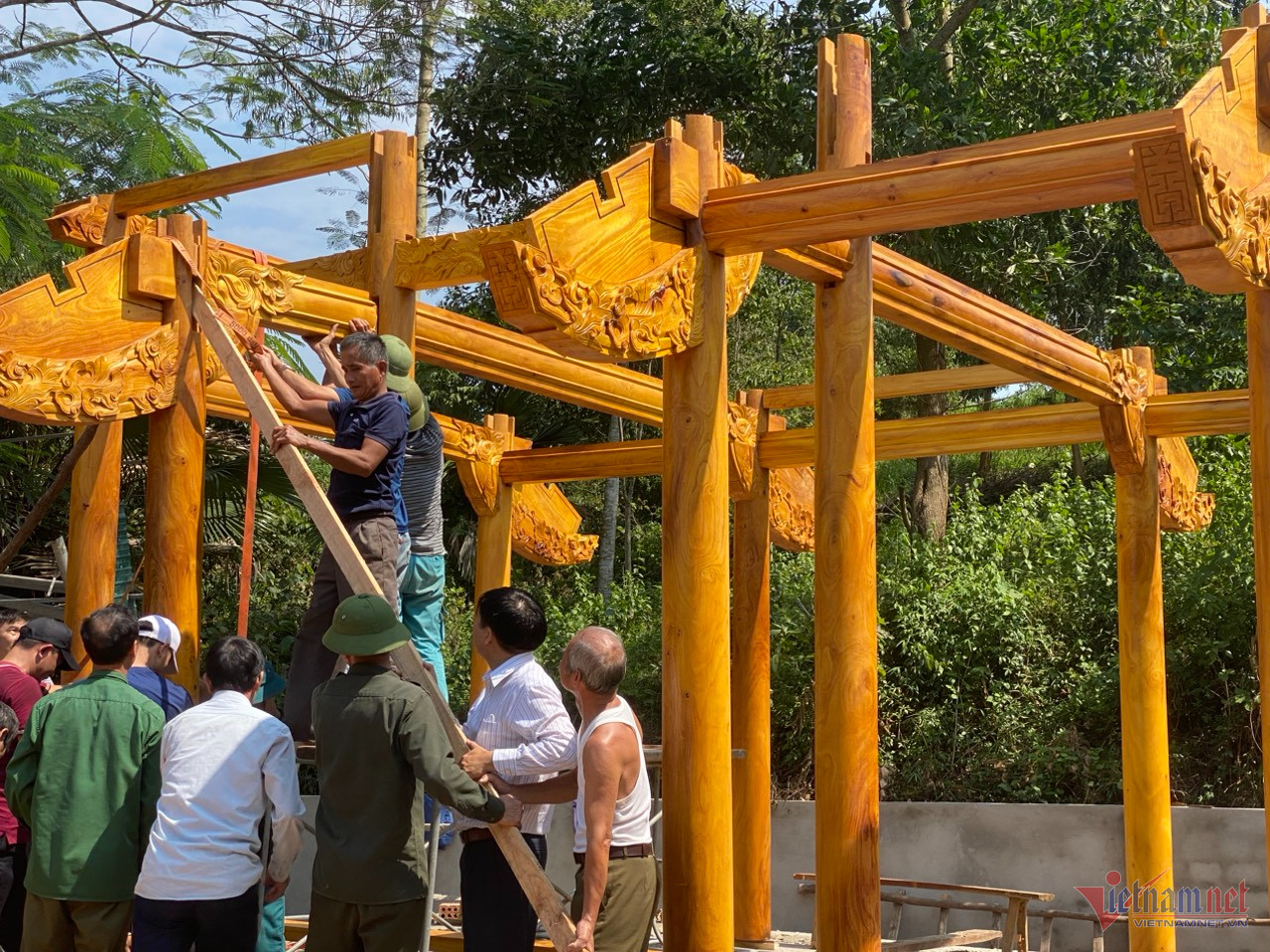 Bỏ phố về quê, chàng trai dựng nên thương hiệu mộc nổi tiếng - Ảnh 3.