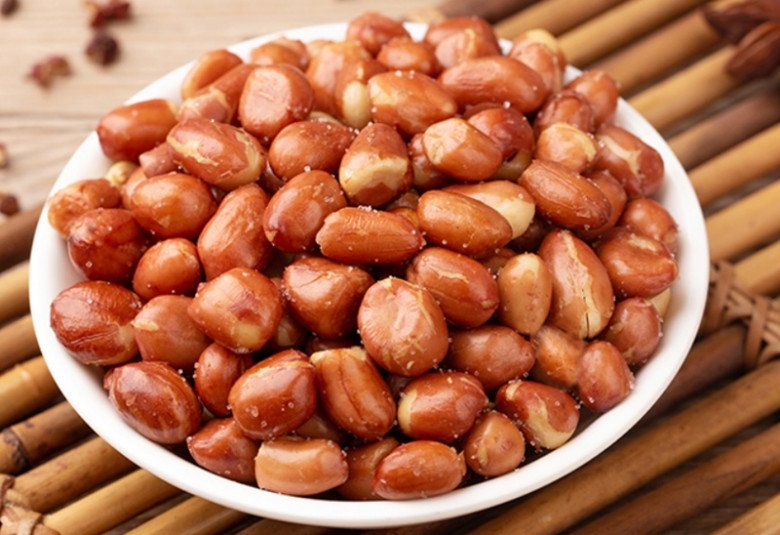 Ăn lạc có dấu hiệu này cần dừng ngay nếu không muốn mắc bệnh ung thư