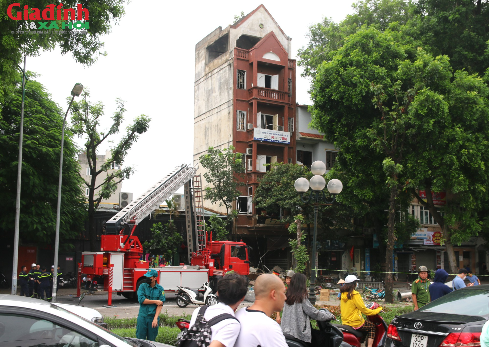 Người dân kể lại phút giây kinh hoàng khi bình gas phát nổ như bom ở Hà Nội - Ảnh 2.