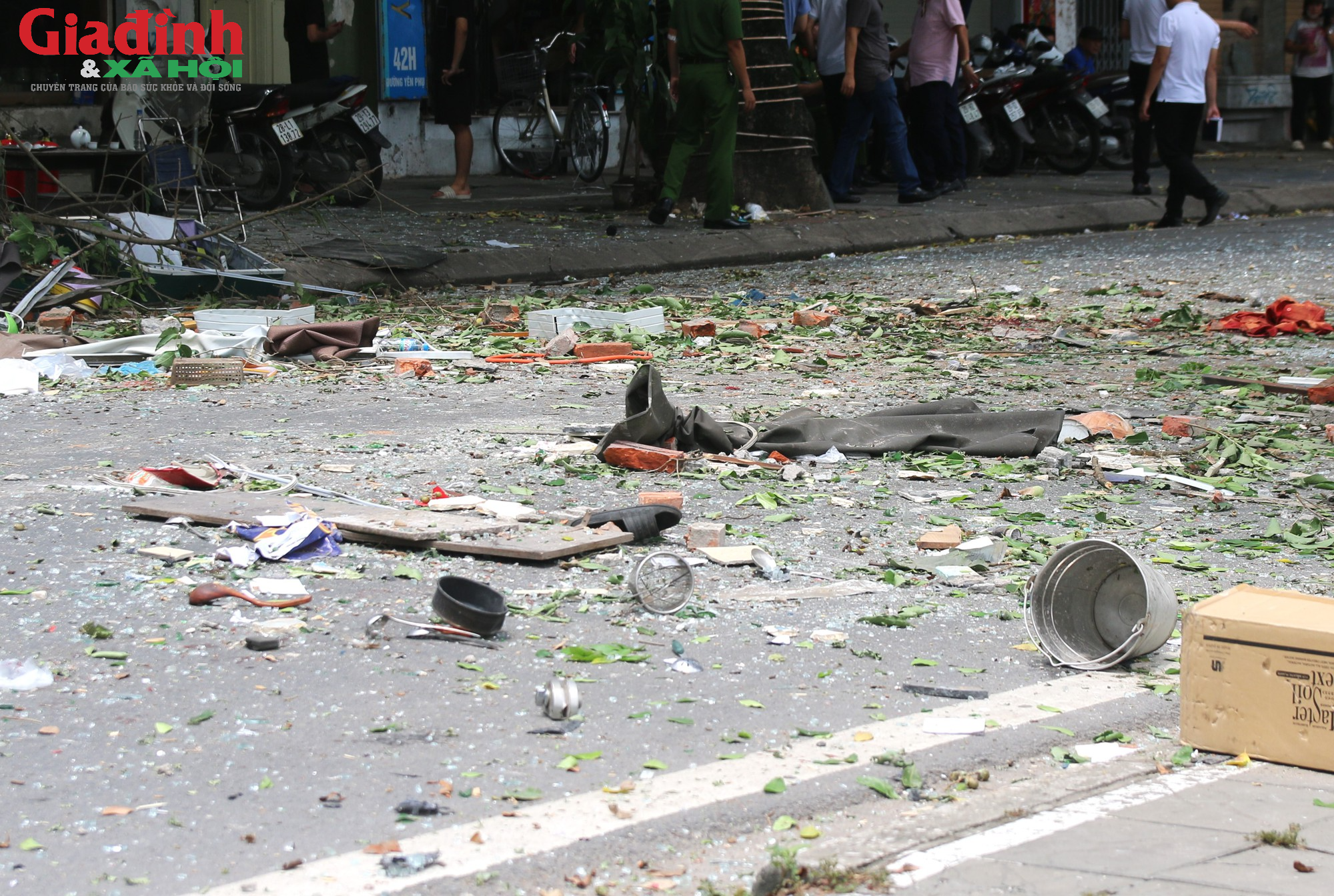Người dân kể lại phút giây kinh hoàng khi bình gas phát nổ như bom ở Hà Nội - Ảnh 6.