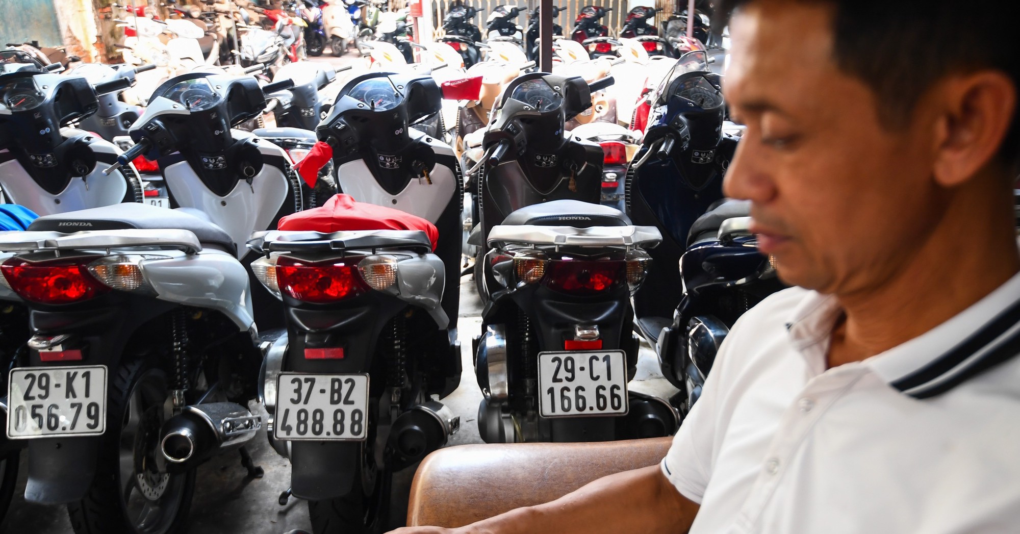 Xe m&aacute;y biển đẹp của d&acirc;n bu&ocirc;n chợ Ch&ugrave;a H&agrave; ế kh&aacute;ch