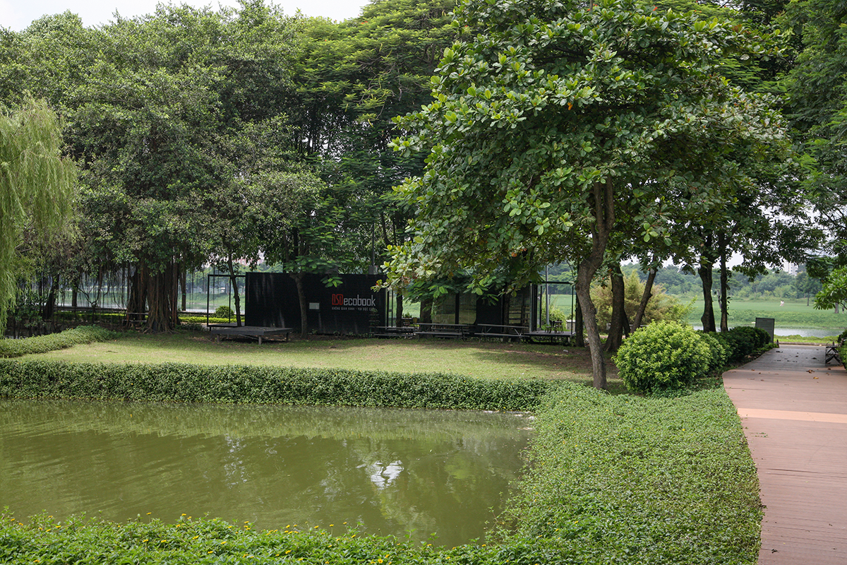 Khám phá thư viện sách độc đáo nằm giữa không gian xanh thiên nhiên tại Hà Nội - Ảnh 1.