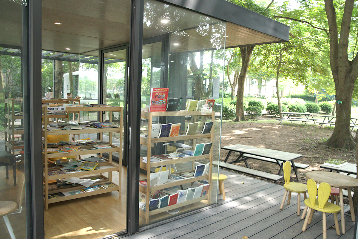 Khám phá thư viện sách độc đáo nằm giữa không gian xanh thiên nhiên tại Hà Nội - Ảnh 2.
