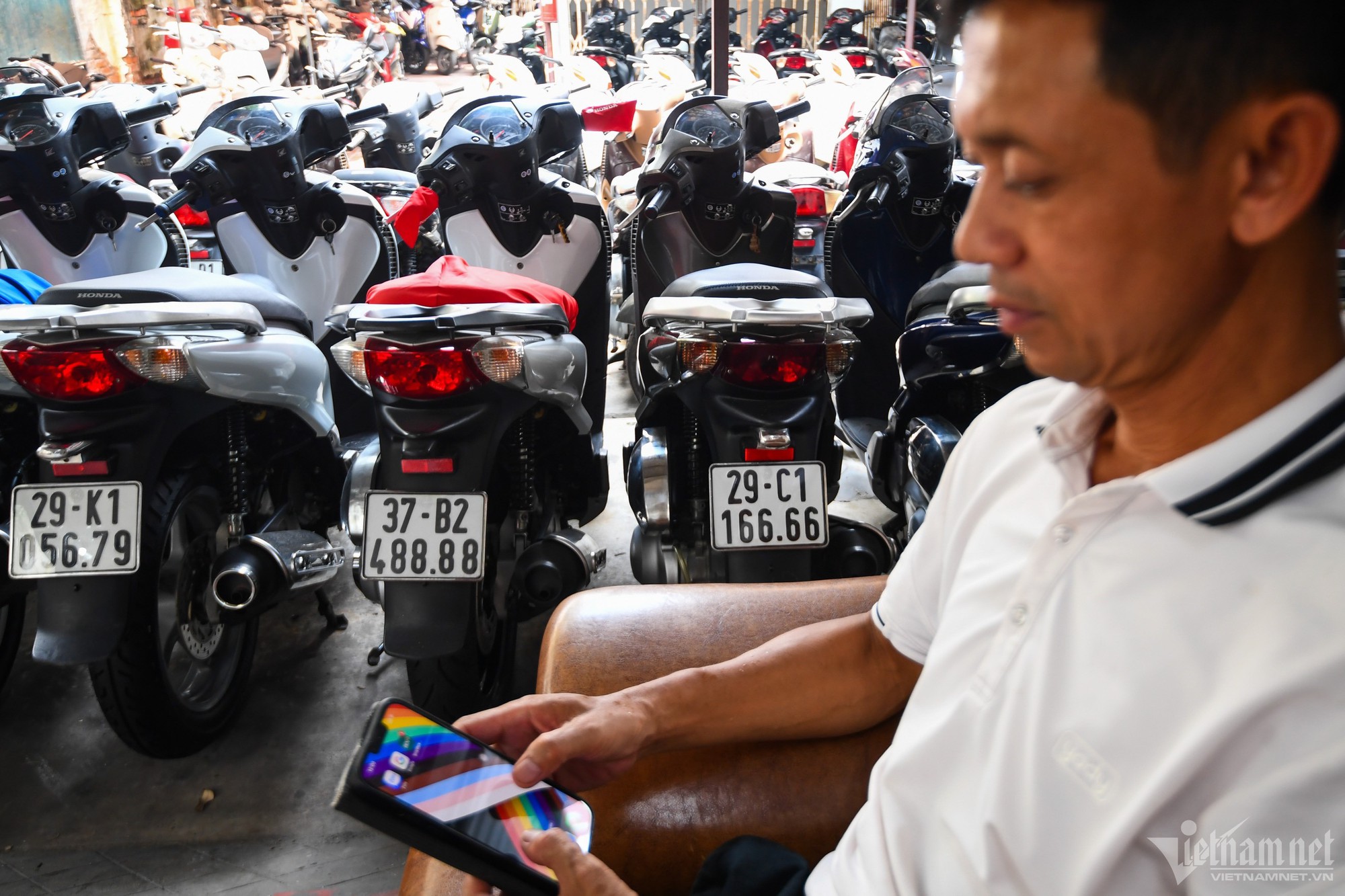 Xe m&aacute;y biển đẹp của d&acirc;n bu&ocirc;n chợ Ch&ugrave;a H&agrave; ế kh&aacute;ch - Ảnh 3.