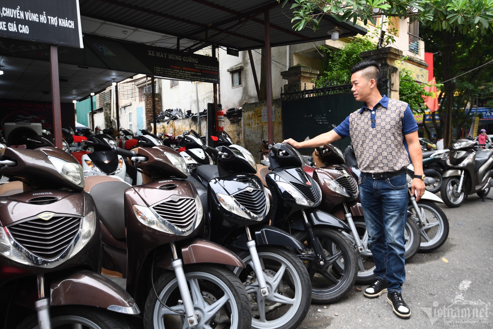 Xe m&aacute;y biển đẹp của d&acirc;n bu&ocirc;n chợ Ch&ugrave;a H&agrave; ế kh&aacute;ch - Ảnh 2.