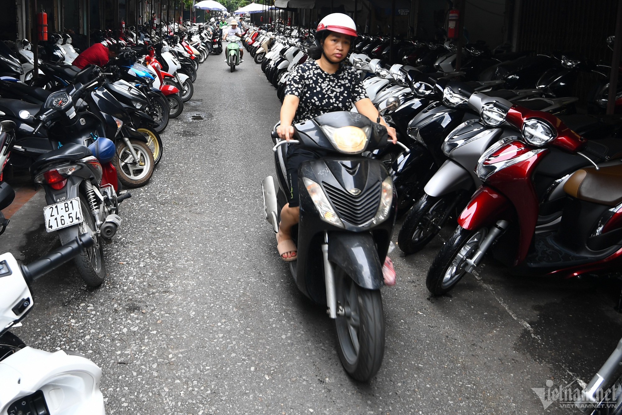 Xe m&aacute;y biển đẹp của d&acirc;n bu&ocirc;n chợ Ch&ugrave;a H&agrave; ế kh&aacute;ch - Ảnh 1.