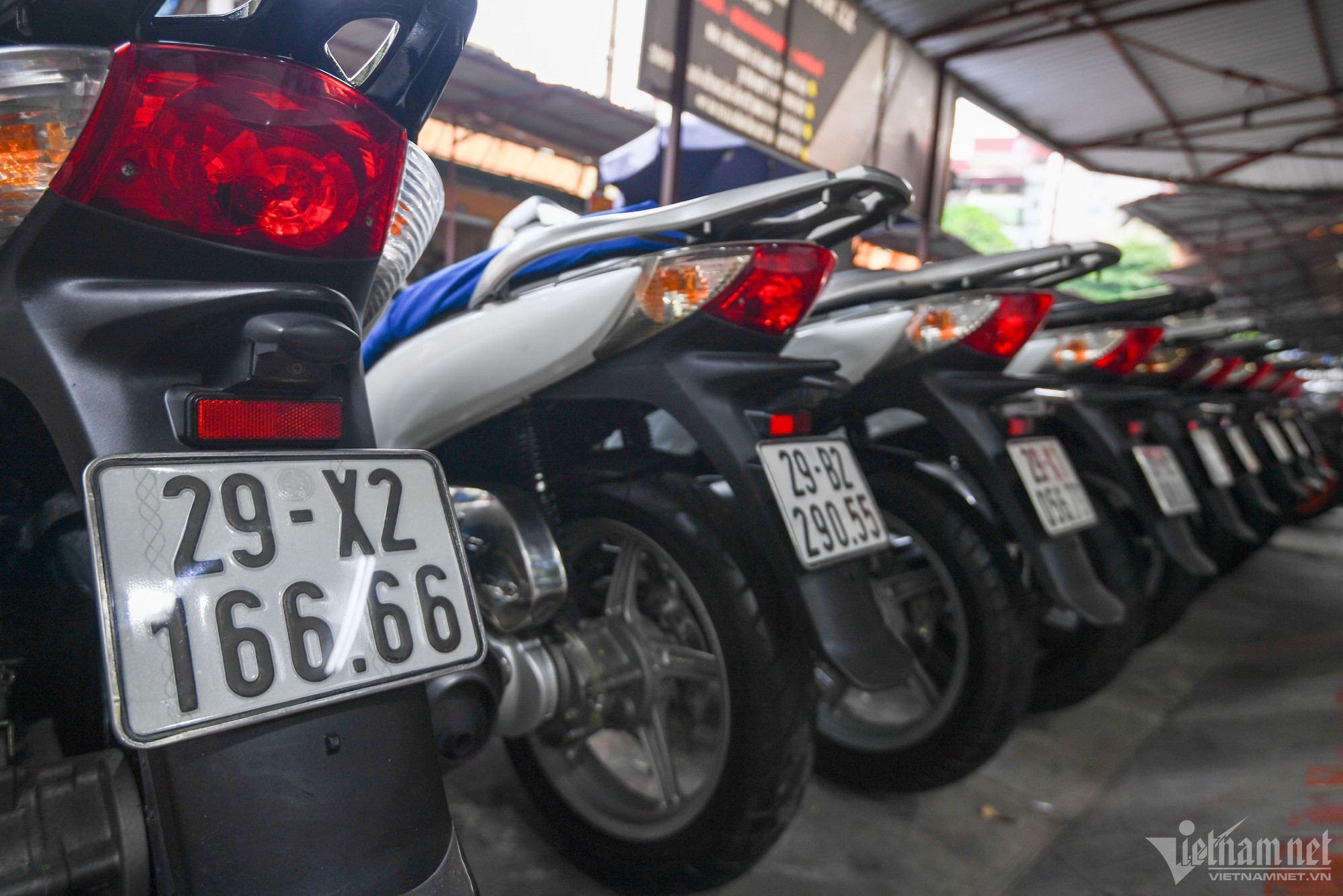 Xe m&aacute;y biển đẹp của d&acirc;n bu&ocirc;n chợ Ch&ugrave;a H&agrave; ế kh&aacute;ch - Ảnh 4.
