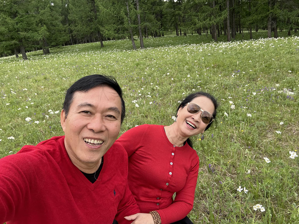 Tuổi 62, NSND Lan Hương được chồng nhắn gửi 'mình không chán nhau bạn nhé' - Ảnh 3.