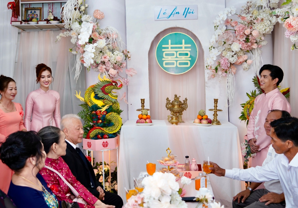 Hồ Quang Hiếu đọc 'lời hứa trước hôn nhân' trong lễ ăn hỏi vợ kém 17 tuổi - Ảnh 3.