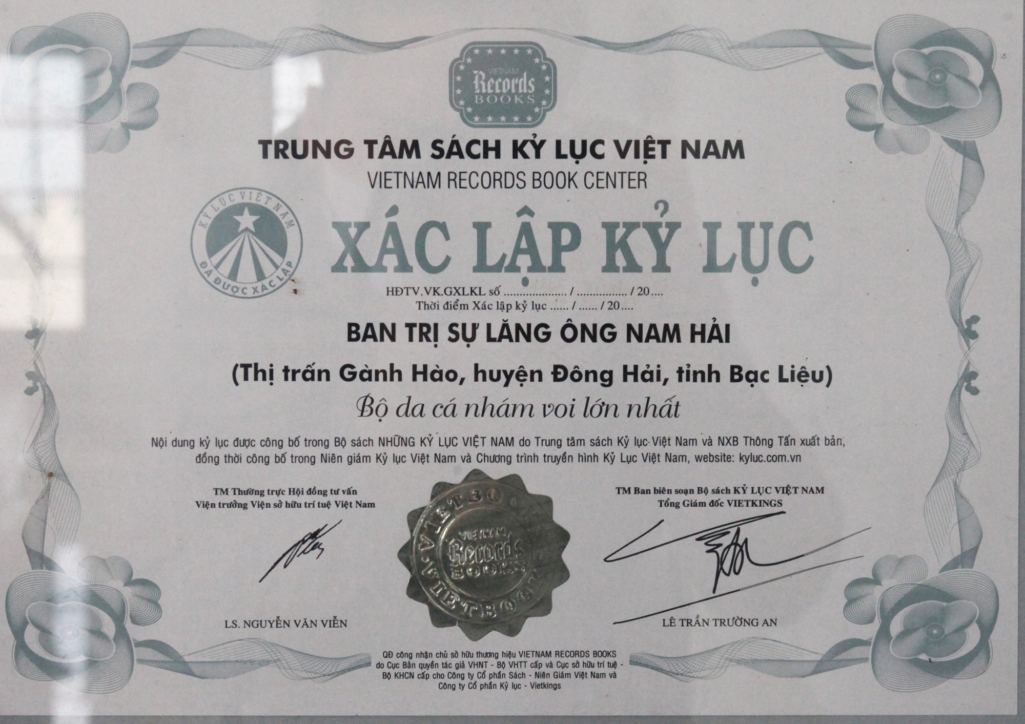 Về Bạc Liêu chiêm ngưỡng bộ da cá nhám đạt kỷ lục Guinness Việt Nam - Ảnh 8.