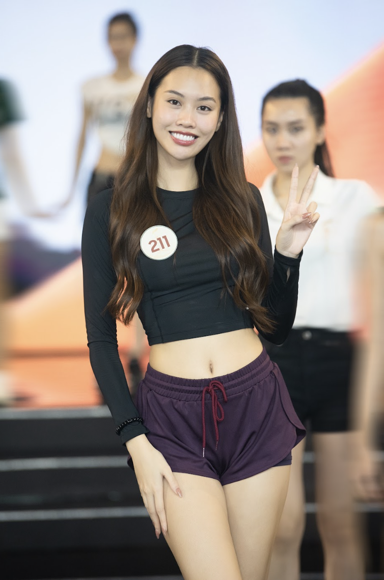 Hậu trường: Lộ mặt mộc của Thu Minh và top 49 Miss Grand Vietnam 2023 - Ảnh 5.