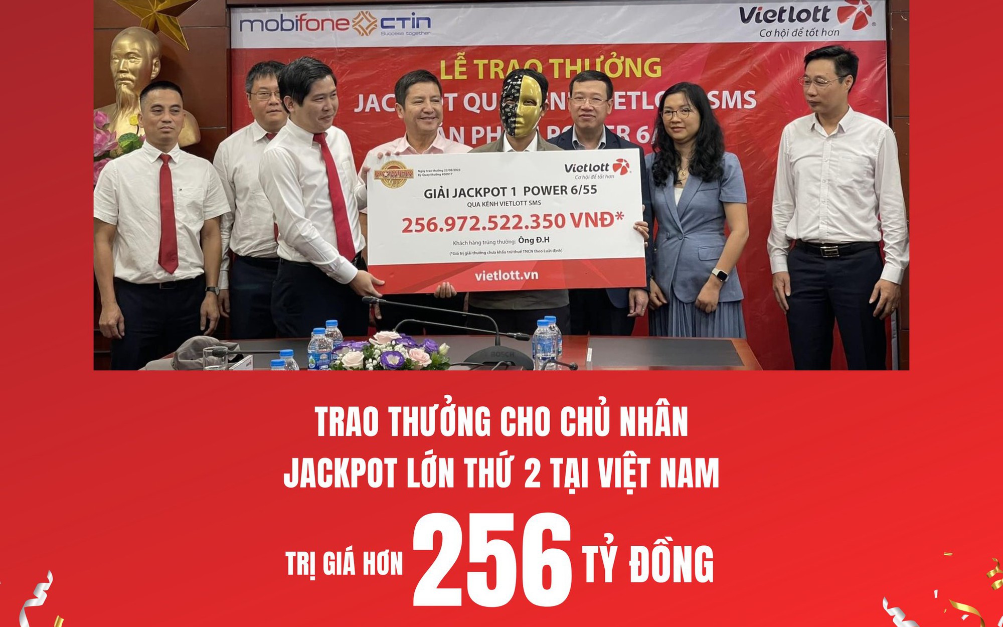 Đoạn video làm lộ diện người trúng 257 tỷ Vietlott và một nghệ sỹ nổi tiếng khi trao giải lớn thứ nhì lịch sử xổ số Việt Nam