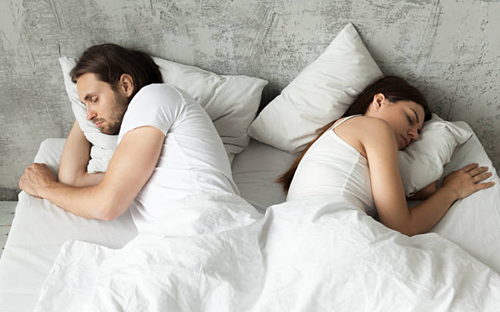 Vợ chồng ngủ chung giường rất tốt nhưng có thể gặp 6 rắc rối đáng tiếc dưới đây