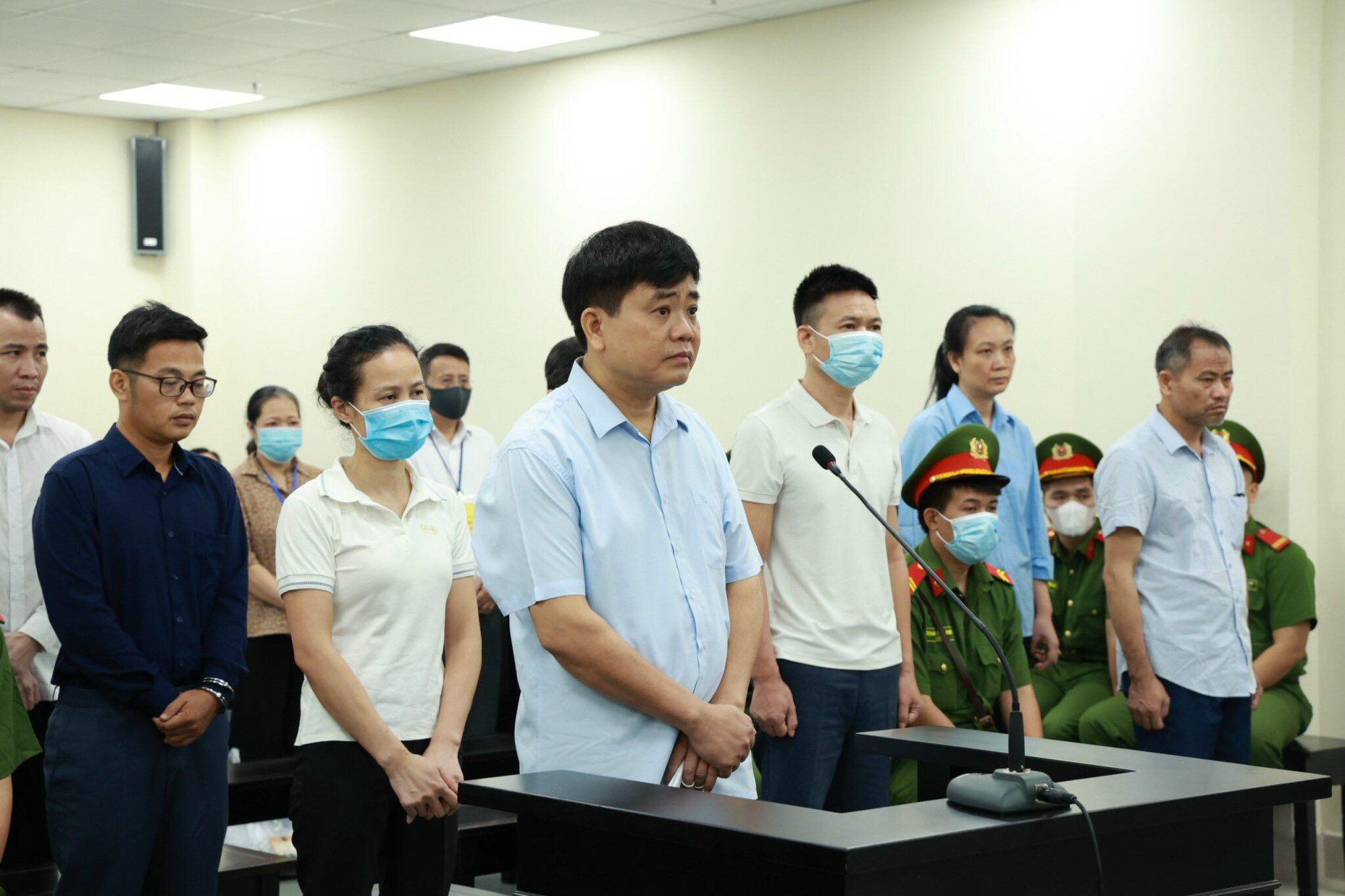 Vụ nâng khống giá cây xanh tại Hà Nội: Các bị cáo đối chất về việc nâng giá  - Ảnh 1.
