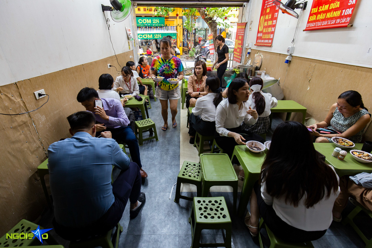 Quán cháo đậu cà được nhiều thực khách yêu thích ở Hà Nội - Ảnh 2.