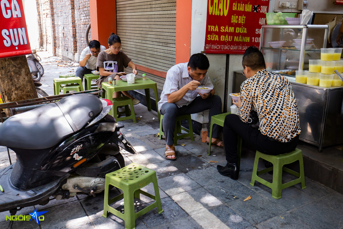 Quán cháo đậu cà được nhiều thực khách yêu thích ở Hà Nội - Ảnh 8.