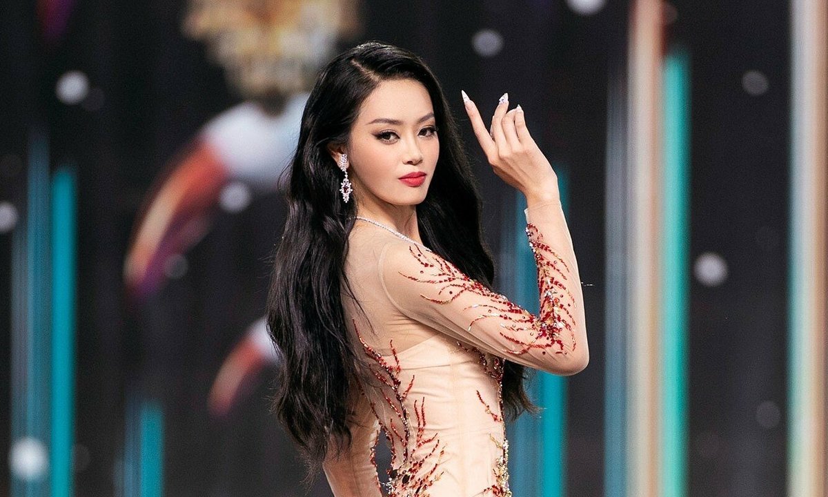 Mẹ á hậu Bùi Khánh Linh: "Nhà tôi làm ruộng thì lấy tiền đâu mua giải cho con"