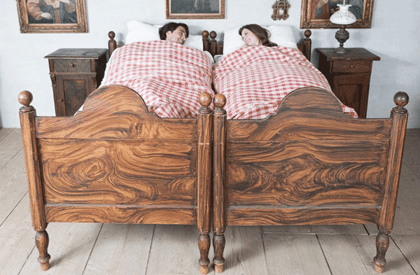 Cặp vợ chồng hạnh phúc nhưng ngủ riêng vì nhận ra giường chỉ phù hợp làm 'chuyện ấy' - Ảnh 3.
