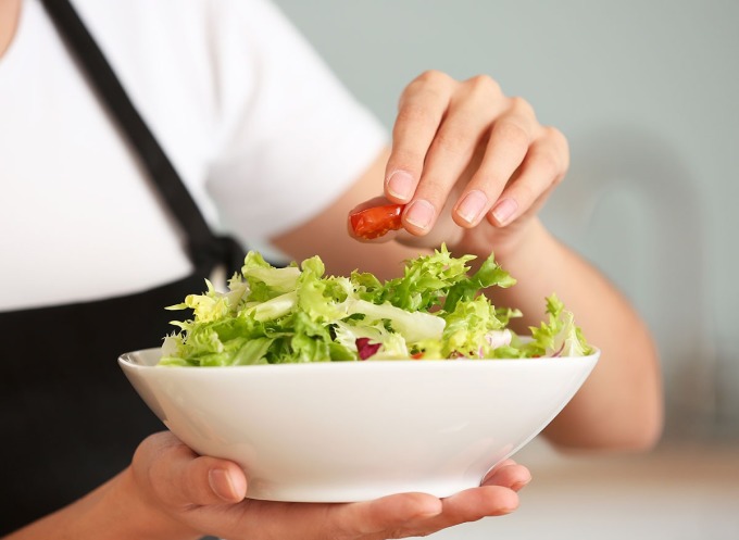 5 sai lầm khiến bạn chỉ ăn salad vẫn không thể giảm cân - Ảnh 4.