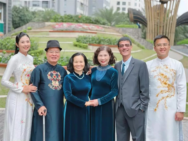 Mẹ chồng Hoa hậu Ngọc Hân khiến con dâu ngưỡng mộ vì tài quán xuyến việc nhà - Ảnh 3.