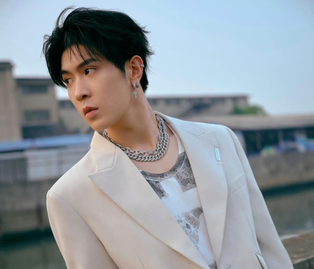 Dàn diễn viên đổi đời một cách thần kỳ trong năm 2023 - Ảnh 3. Dàn diễn viên đổi đời một cách thần kỳ trong năm 2023 - Ảnh 3.