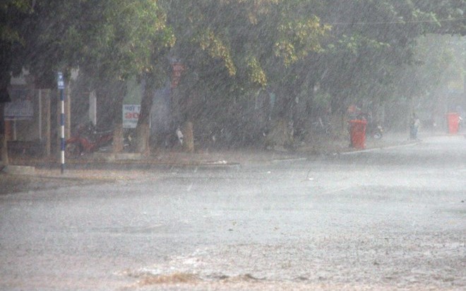 Thời tiết Hà Nội 3 ngày tới: Người dân Thủ đô còn phải "tắm" mưa dông khi chiều về?