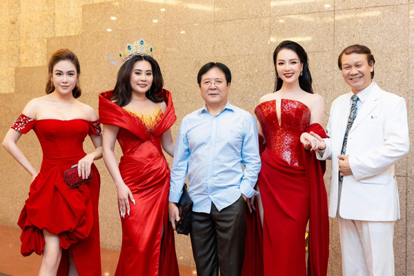 Cựu sinh viên trường Y tế Hải Phòng đăng quang Hoa hậu Mrs Grand Vietnam 2023 - Ảnh 2.