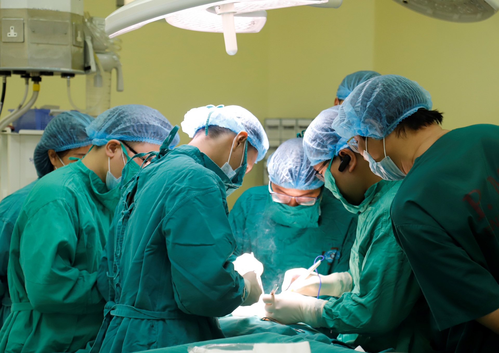 Chuyển bệnh viện trung ương cho Hà Nội 'quản': Sẽ tác động đến hệ thống y tế của toàn quốc - Ảnh 3.
