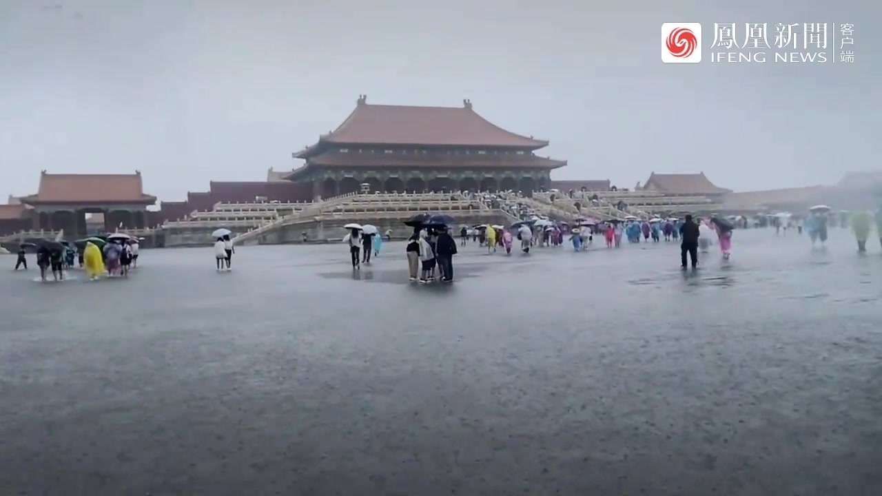 Mưa bão hoành hành khiến Cố cung Bắc Kinh xuất hiện cảnh tượng hiếm hoi: Tử Cấm Thành chưa từng ngập nước suốt 600 năm? - Ảnh 7.