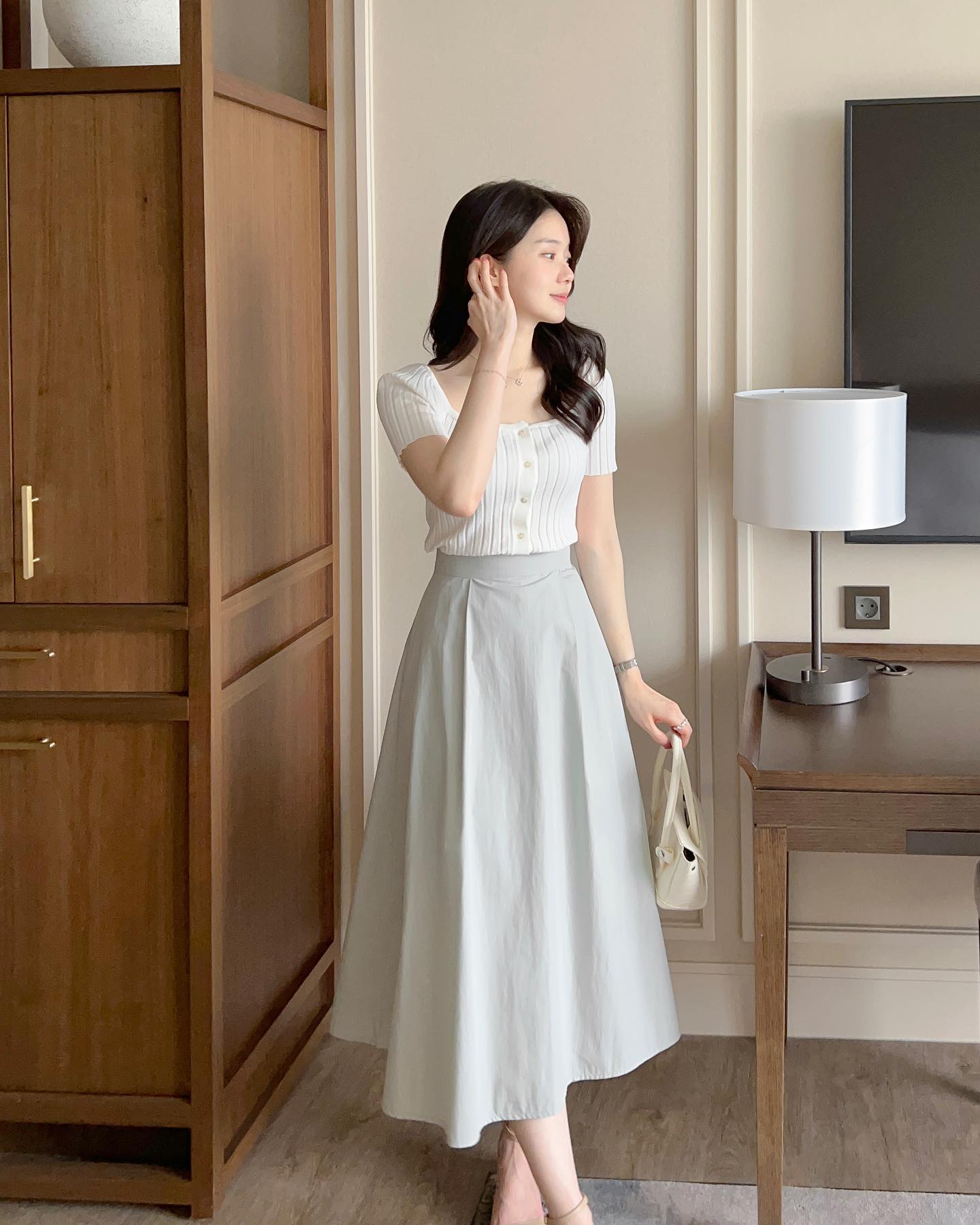 Chân váy ngắn chữ A xẻ bên lưng cao ôm dáng cạp liền vải mềm có lót trong  hàng thiết kế đẹp | Shopee Việt Nam