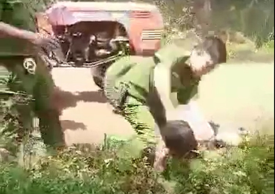 Tạm đình chỉ công tác trưởng công an xã đánh người dân ở Bình Phước - Ảnh 1. Tạm đình chỉ công tác trưởng công an xã đánh người dân ở Bình Phước - Ảnh 1.