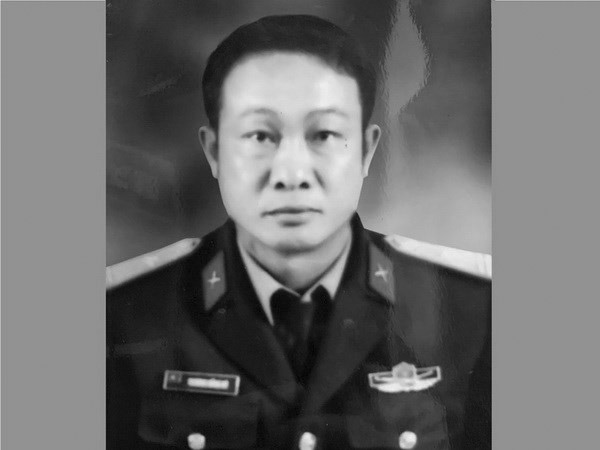 Phú Yên: Thiếu tá quân đội hy sinh khi dũng cảm cứu người dân đuối nước trên biển - Ảnh 2.