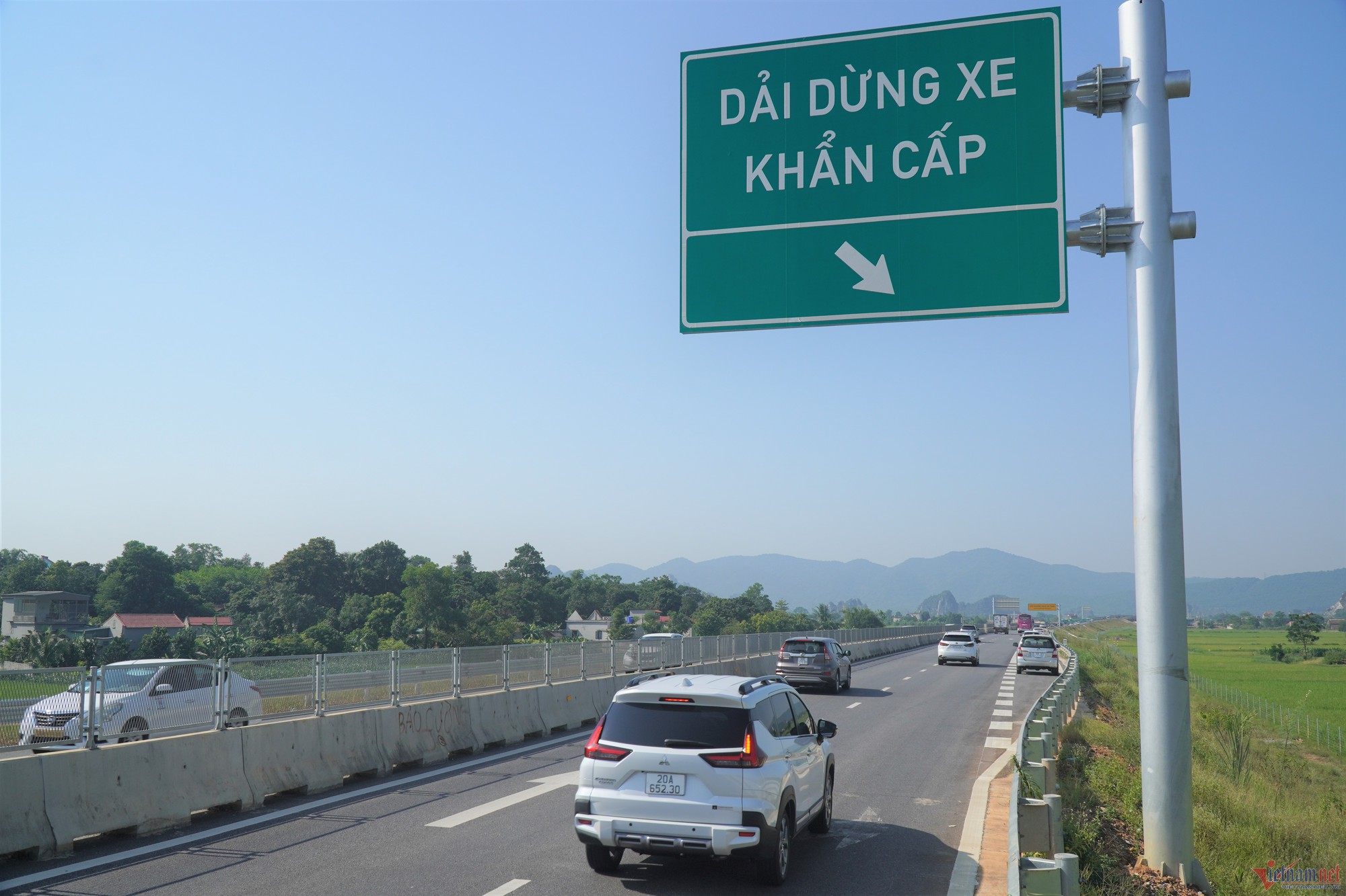 Thông xe cao tốc qua Thanh Hóa - Nghệ An: 'Xe bon nhanh, tài xế nào cũng vui' - Ảnh 5.