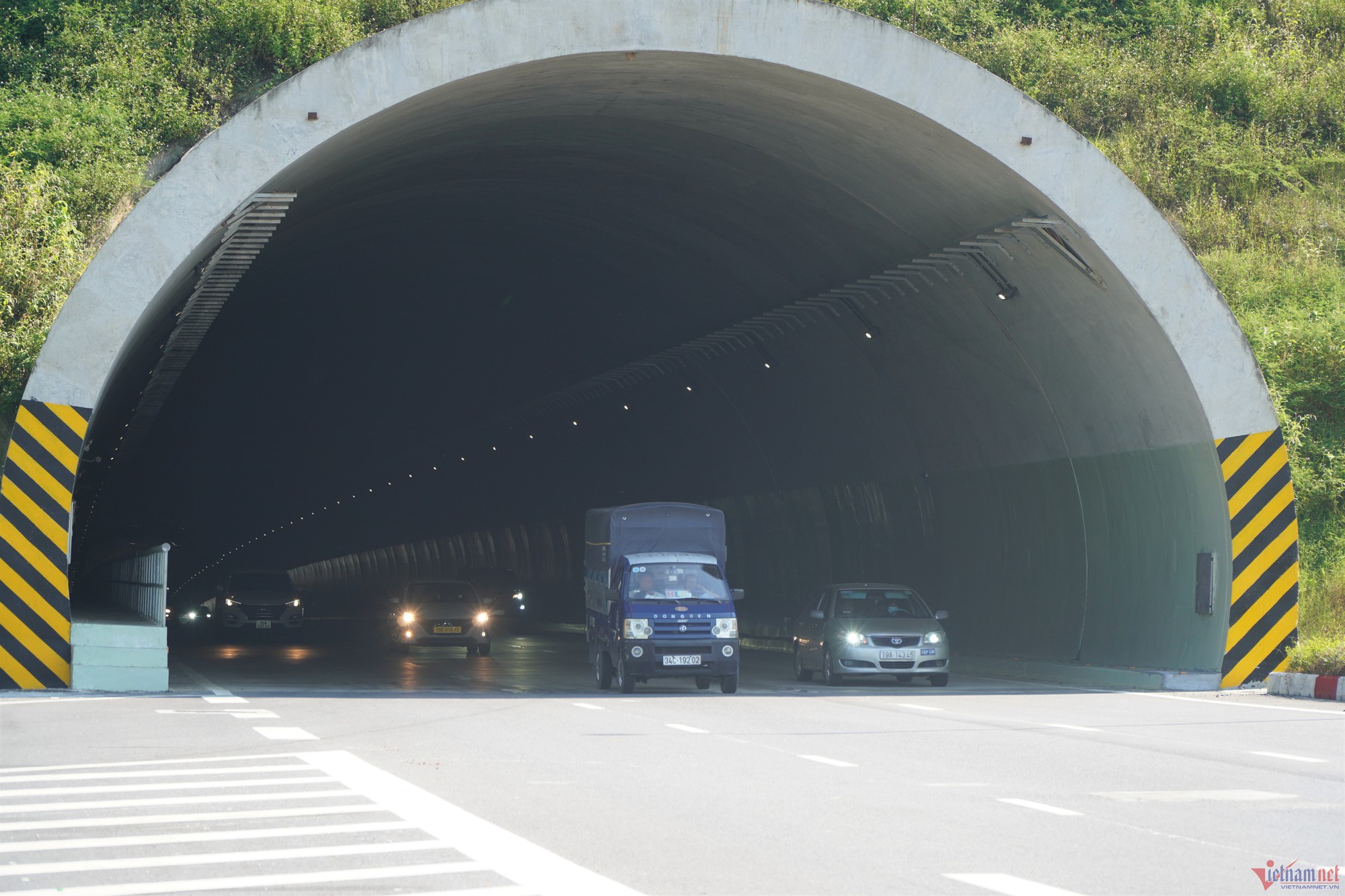Thông xe cao tốc qua Thanh Hóa - Nghệ An: 'Xe bon nhanh, tài xế nào cũng vui' - Ảnh 8.