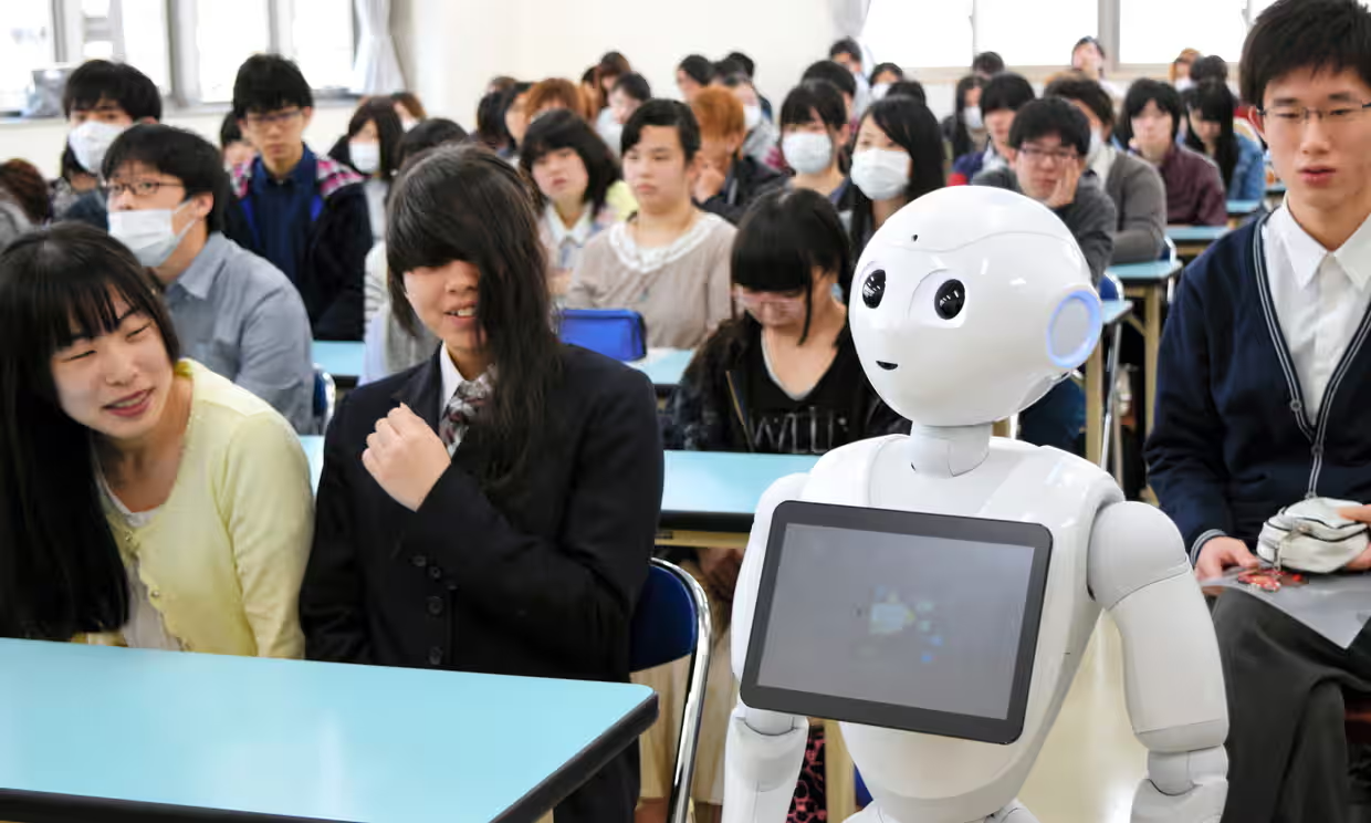 Nhật Bản đưa robot vào trường học để giải quyết tình trạng trốn học gia tăng - Ảnh 1.