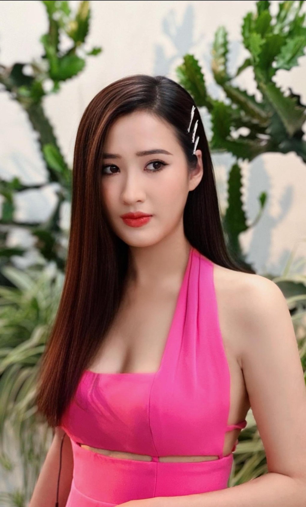 Nhung của phim &quot;Làng trong phố&quot;: &quot;Tôi biết khán giả sẽ gay gắt với mình&quot; - Ảnh 2.