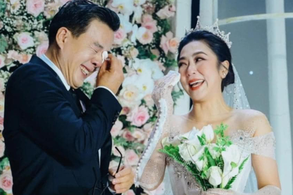 'Vua cá Koi' Thắng Ngô - Hà Thanh Xuân đứt gánh sau đám cưới ngôn tình - Ảnh 2.
