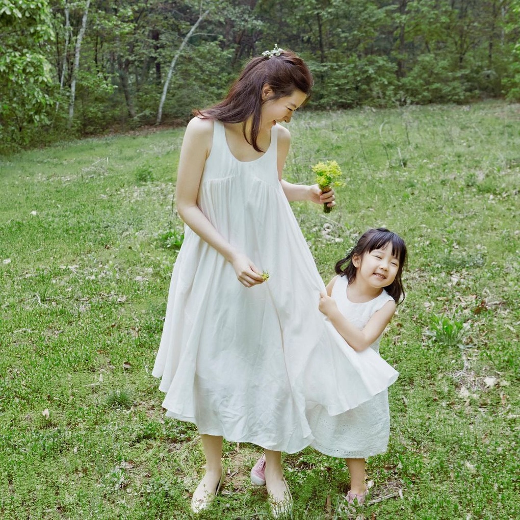 Con gái minh tinh Lee Young Ae: Xinh đẹp như mẹ, có tố chất nghệ thuật - Ảnh 3.