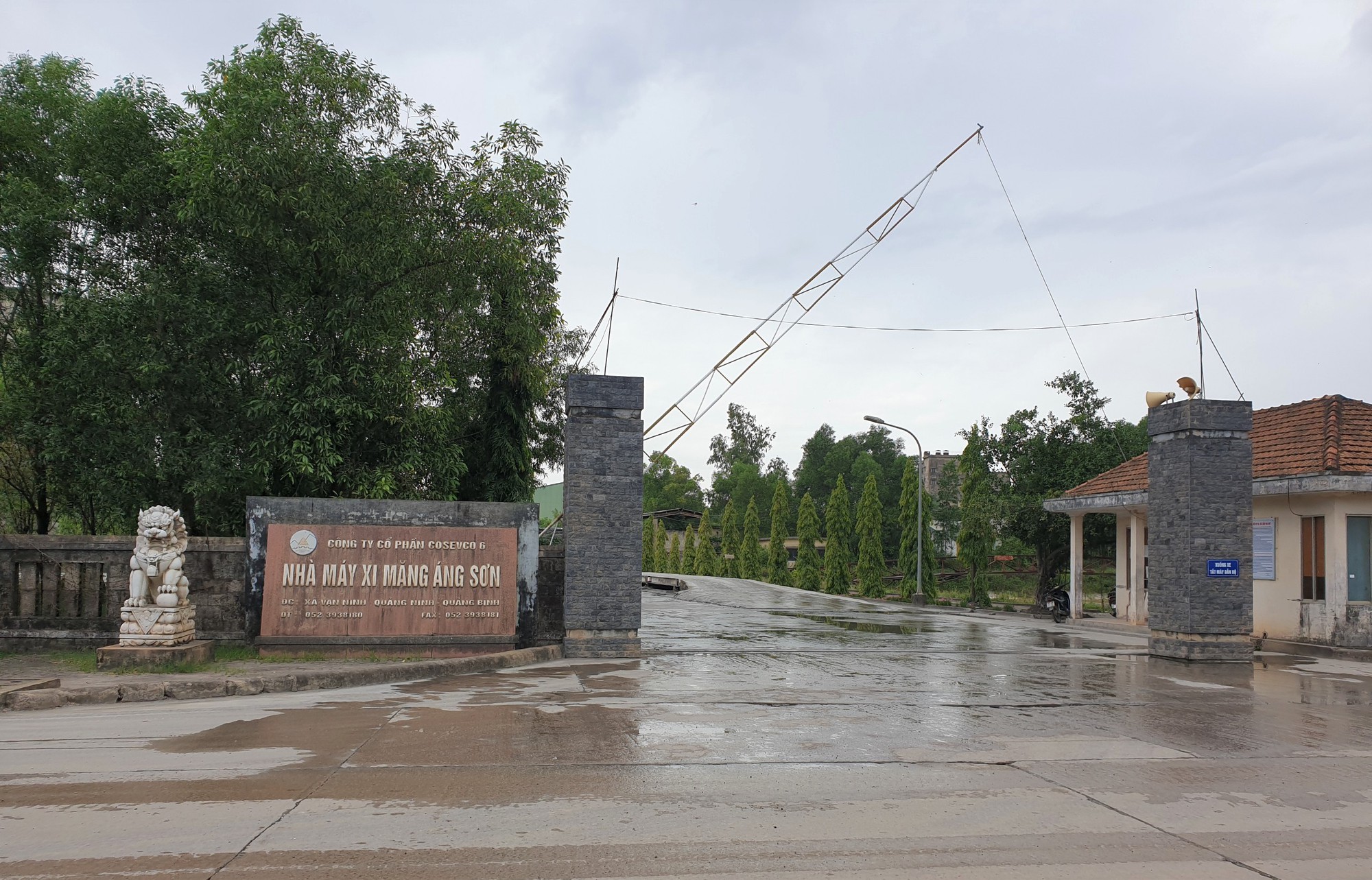 Mòn mỏi chờ di dời khỏi khu vực ô nhiễm do nhà máy sản xuất xi măng - Ảnh 1. Mòn mỏi chờ di dời khỏi khu vực ô nhiễm do nhà máy sản xuất xi măng - Ảnh 1.