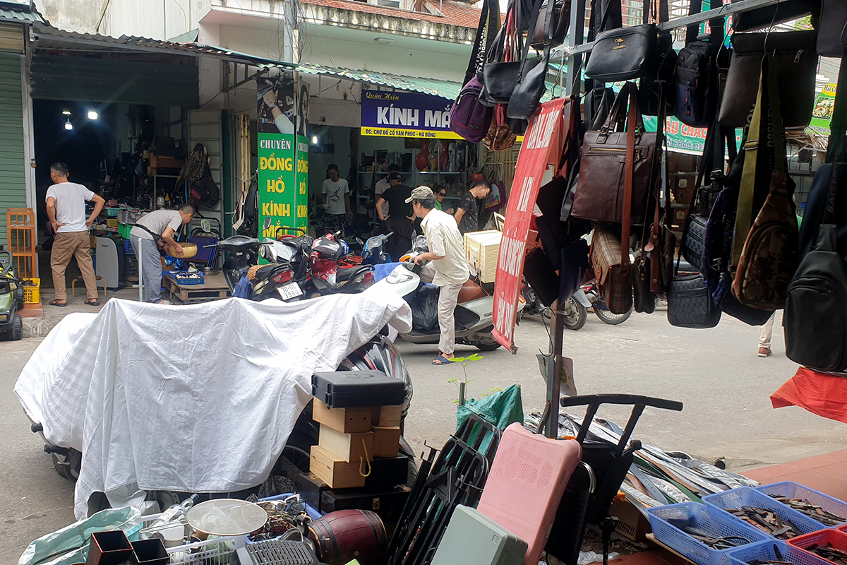 Khám phá chợ đồ cũ bán đủ các loại 'thượng vàng hạ cám' nhưng ngày nào cũng nườm nượp khách - Ảnh 6.