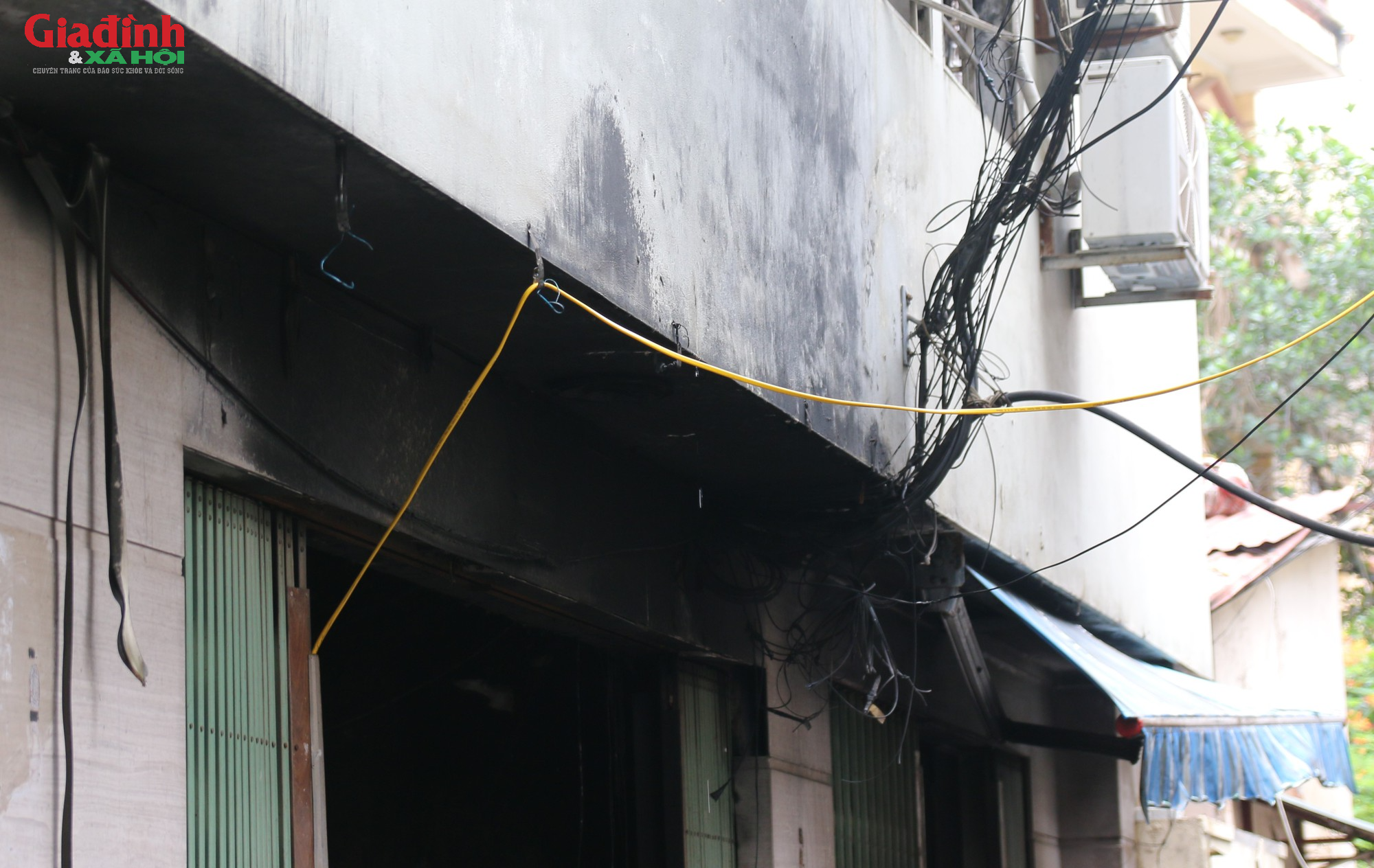 Vụ cháy chung cư mini ở Hà nội: Hàng chục phương tiện bị thiêu rụi bịt kín lối thoát hiểm duy nhất - Ảnh 5.