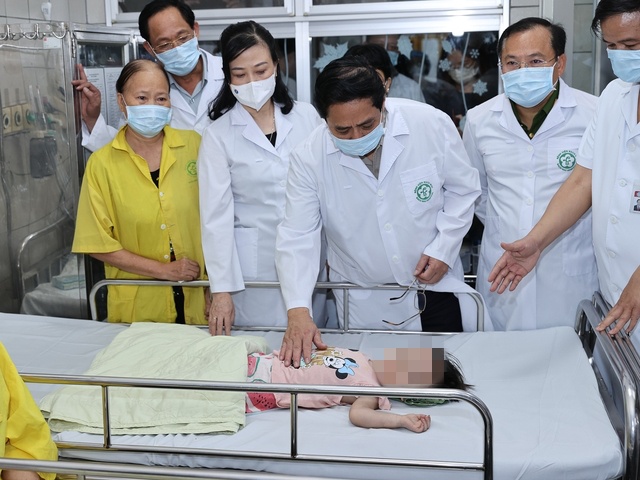 Nạn nhân vụ cháy chung cư mini ở Hà Nội kể lại ‘thoát án tử’ sau 4 tiếng chiến đấu với lửa - Ảnh 4.