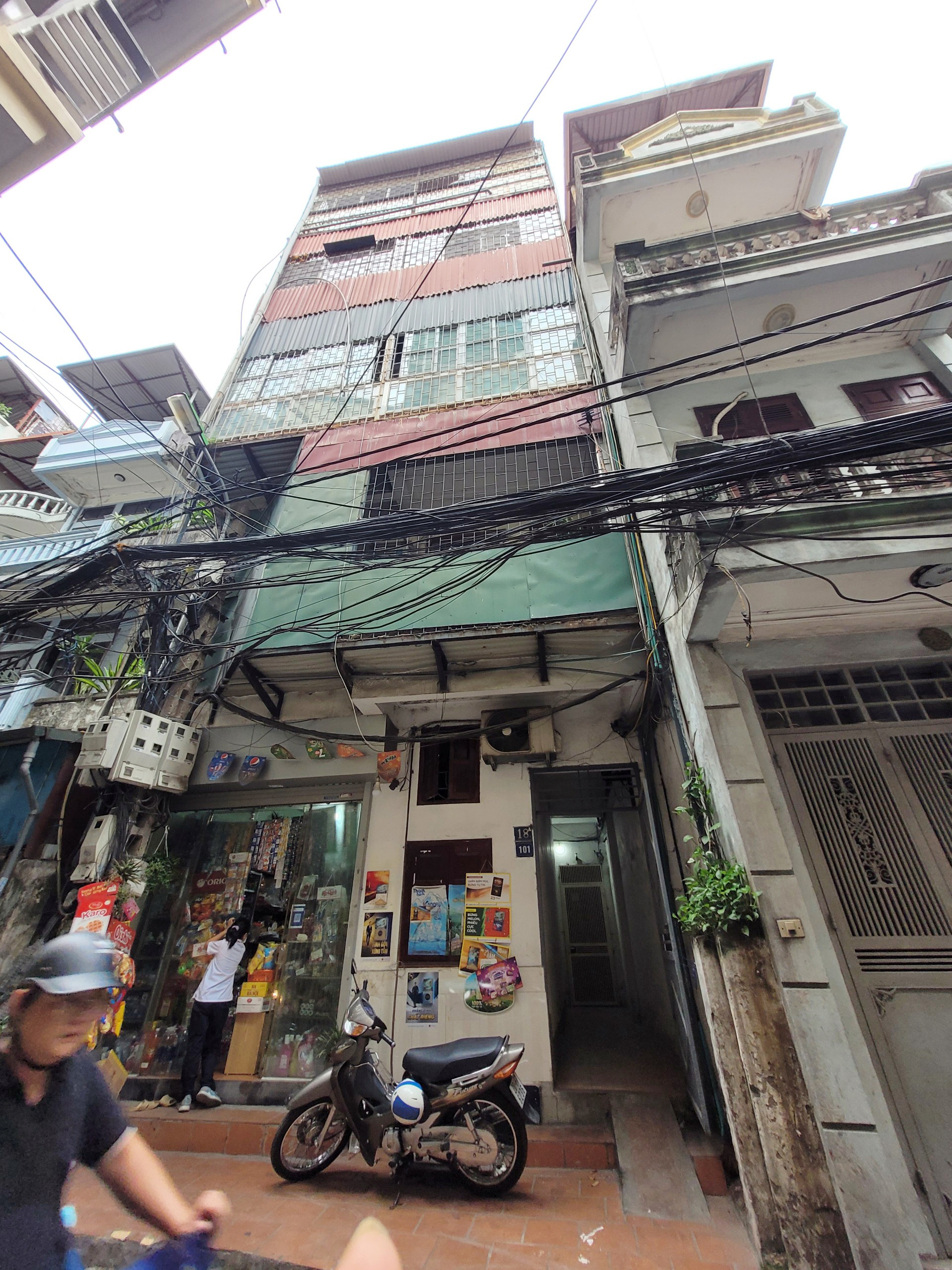 Điểm mặt những 'chung cư mini' không lối thoát đang lừng lững ở Thanh Xuân, Hà Nội  - Ảnh 12.