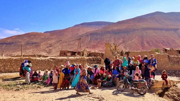 Kì lạ: Một đám cưới cứu cả cư dân một làng trong động đất kinh hoàng tại Morocco - Ảnh 2.