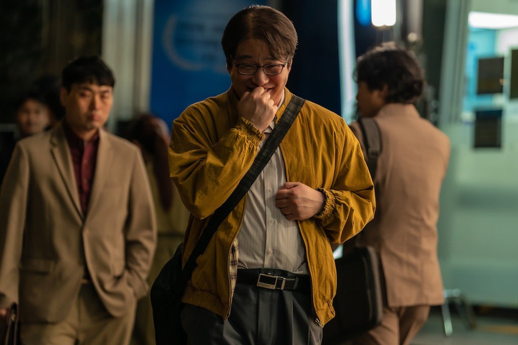 Xã hội Hàn Quốc khốc liệt qua bộ phim cô gái khỏa thân trước màn hình máy tính để kiếm tiền - Ảnh 4.