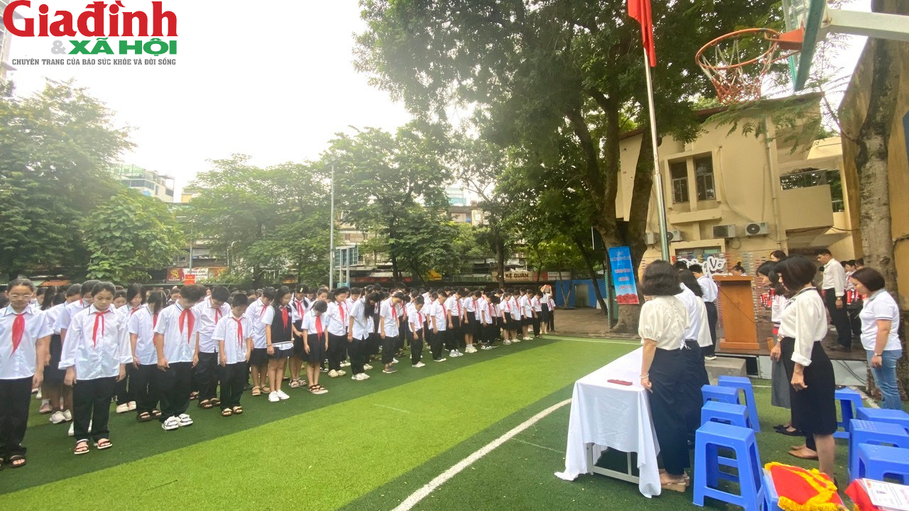 Hàng vạn học sinh, giáo viên quận Ba Đình quên góp ủng hộ các gia đình nạn nhân trong vụ cháy - Ảnh 1.
