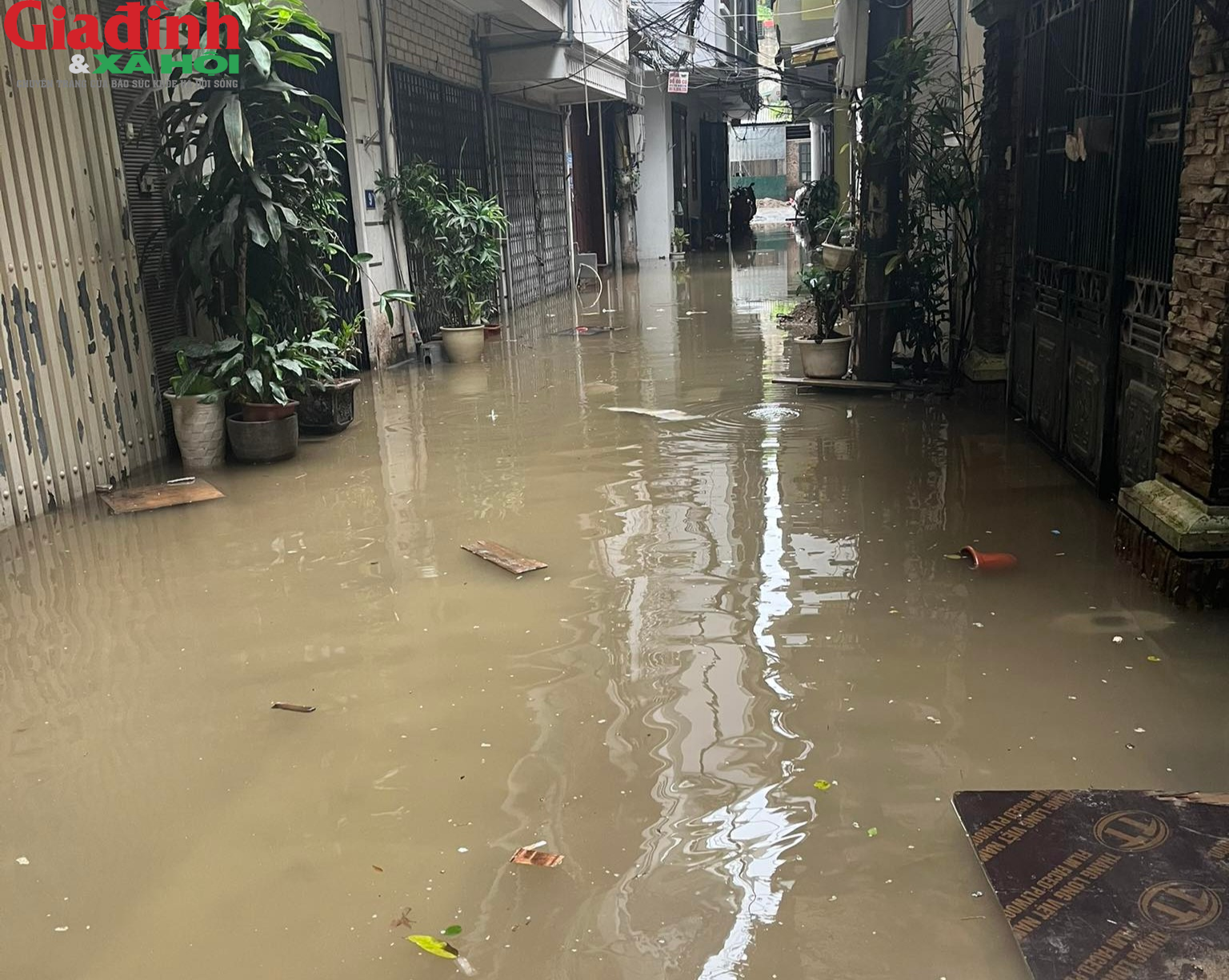 Hà Nội: Người dân ở phường Bồ Đề khốn khổ vì mỗi lần mưa là bị 'cô lập' - Ảnh 9.